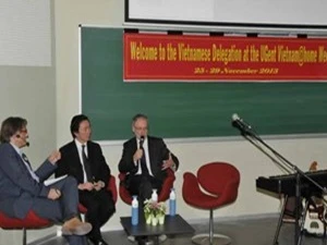 越南座谈会在比利时举行